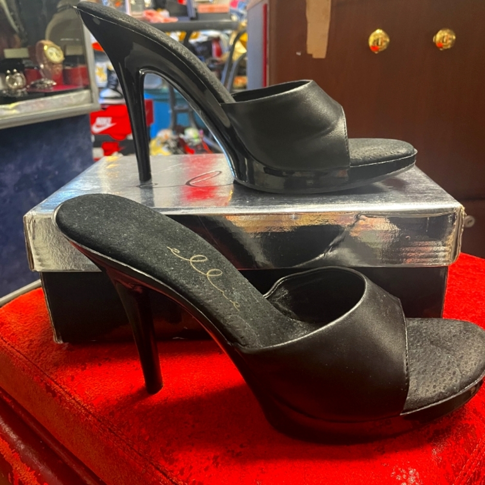Ellie Heels